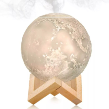 LAMPADA DA TAVOLO LED A FORMA DI LUNA CON UMIDIFICATORE 880ML